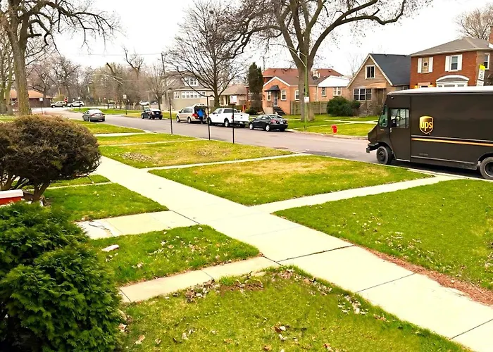Fully Equipped Cozy 4/5 Br * Chicago