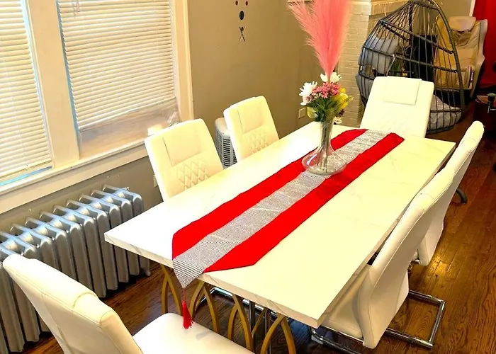 Fully Equipped Cozy 4/5 Br Chicago