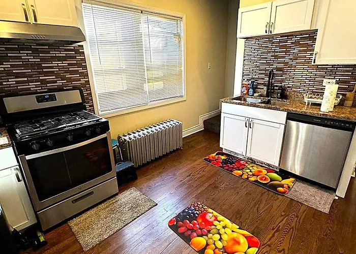 Fully Equipped Cozy 4/5 Br Chicago